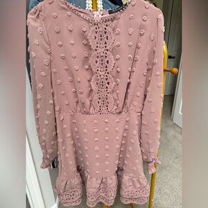 Women’s size medium dusty rose crochet accent dress